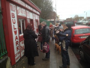 A lovely crowd of two and four legged Patrons turned out.